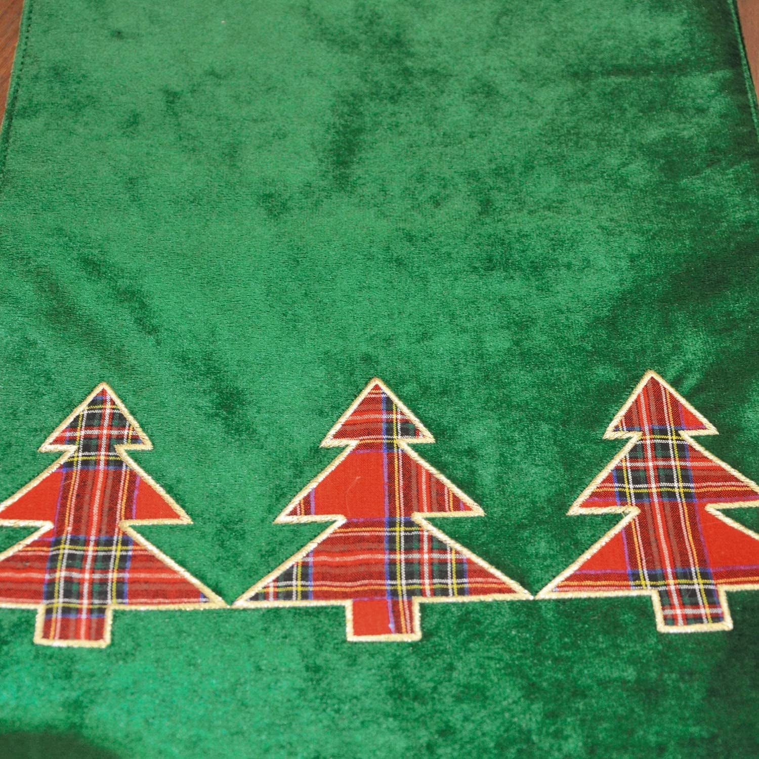 Christmas Table Runner with Embroidered Chrismas Tree 14 X 72 Inch（35X182Cm）Green