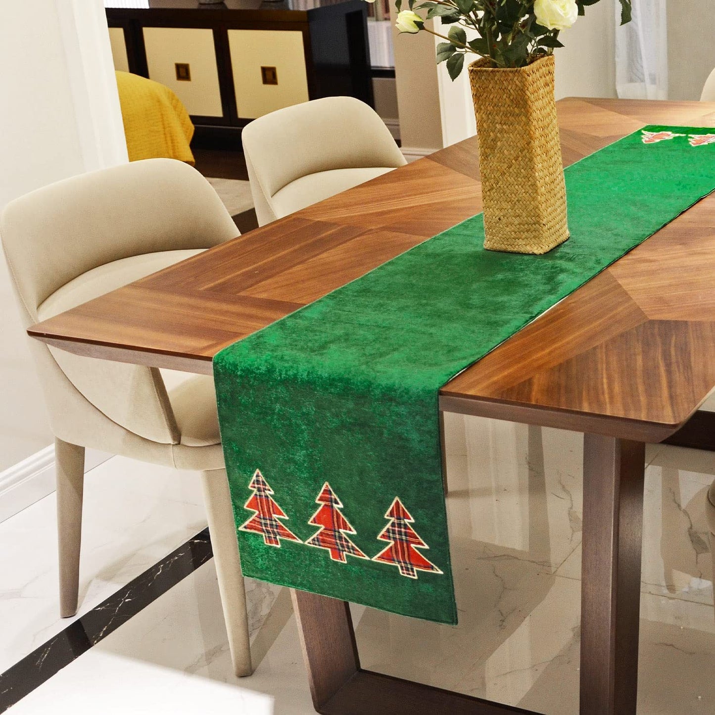 Christmas Table Runner with Embroidered Chrismas Tree 14 X 72 Inch（35X182Cm）Green